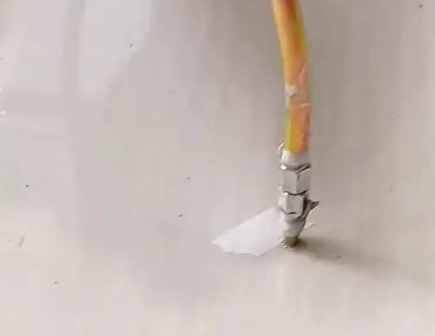 高阳瓷砖空鼓维修公司专业解答在瓷砖铺贴过程中，如果使用的砂料过粗（如全部使用了粗砂），可能会导致以下问题